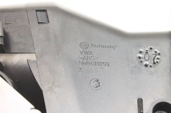 Volkswagen Tiguan (2007 - 2011) 5M0819704 Воздушная решетка панели — фото 5