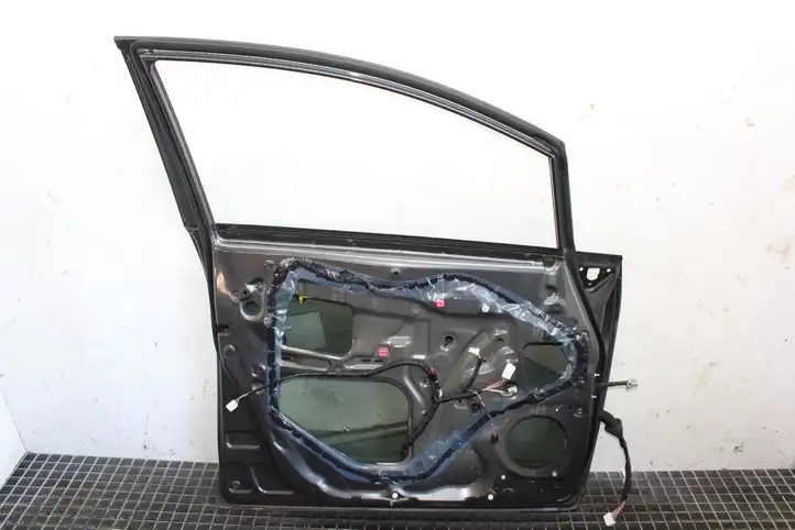 Toyota Verso (2012 - 2015) Дверь — фото 9