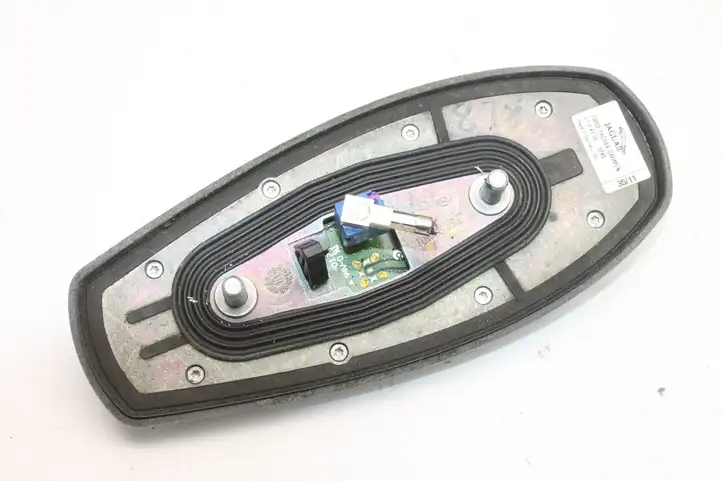 Jaguar XF X250 (2007 - 2015) 7W9319C089DA GPS антенна — фото 4