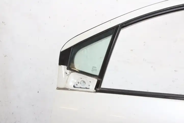 Toyota Yaris (2014 - 2019) Дверь — фото 6