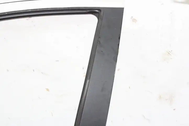 Toyota Yaris (2014 - 2019) Дверь — фото 8
