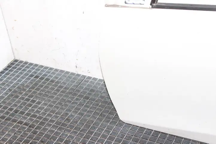 Toyota Yaris (2014 - 2019) Дверь — фото 9