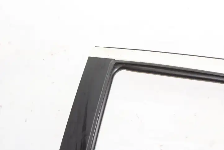 Toyota Yaris (2014 - 2019) Задняя дверь — фото 6