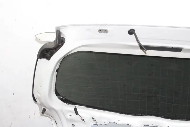 Toyota Yaris (2014 - 2019) Крышка багажника — фото 3