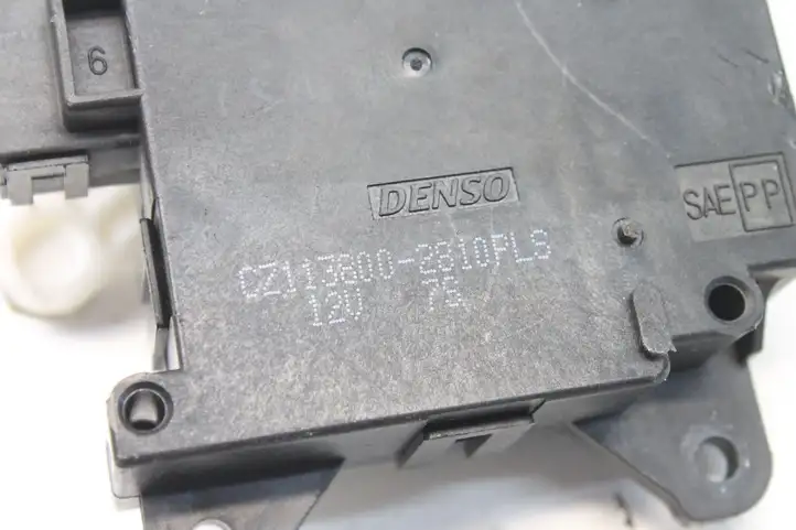 Toyota Yaris (2014 - 2019) CZ1138002810 Двигатель задвижки потока воздуха — фото 5
