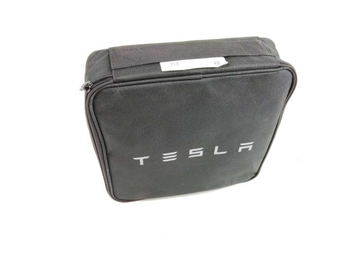 Tesla Model S (2021 - )  147906899C Кабель для зарядки электромобилей