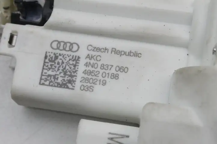 Audi A7 S7 4K8 (2018 - ) 4N0837060 Ограничитель задней двери — фото 4
