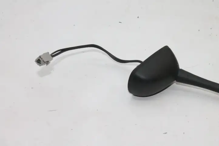 Nissan Qashqai (2010 - 2013) GPS антенна — фото 2
