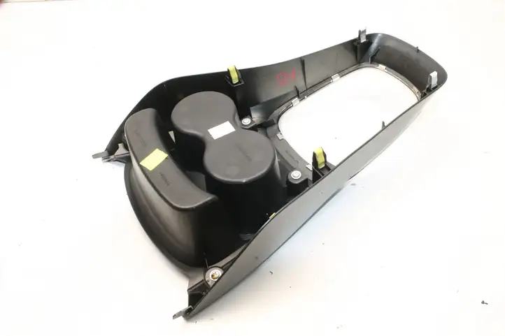 Toyota Yaris (2014 - 2019) 588370D060 Другая деталь консоли (туннеля) — фото 4