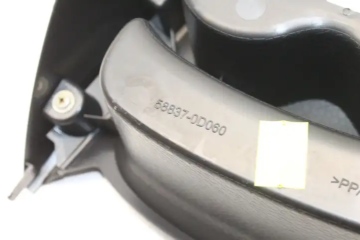 Toyota Yaris (2014 - 2019) 588370D060 Другая деталь консоли (туннеля) — фото 7