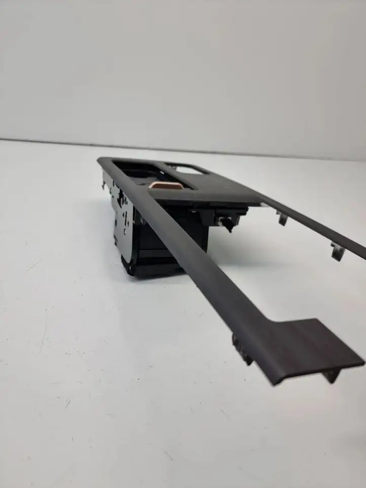 Nissan Ariya (2021 - ) 969415MR3A Рамка рычага КПП — фото 4