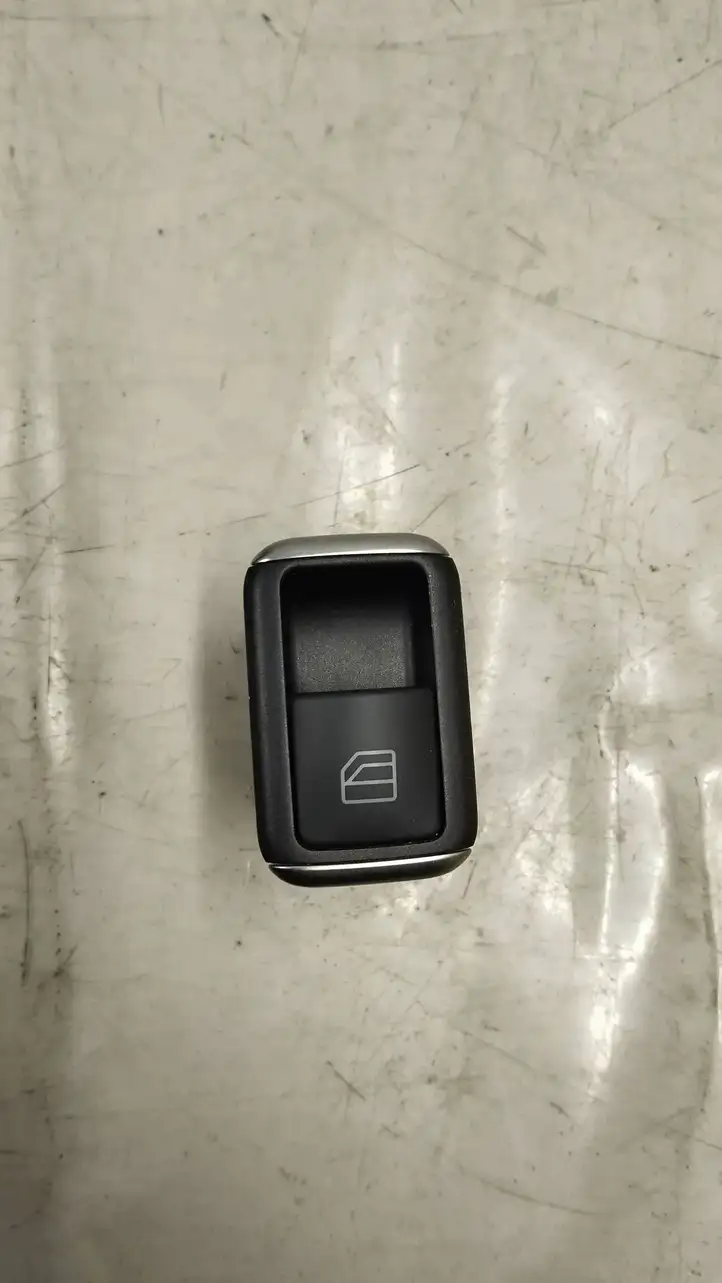Mercedes-Benz CLA C117,X117,W117 (2013 - 2019) A2049058102 Блок кнопок стеклоподъемников — фото 1