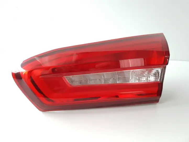 Ford Focus (2019 - ) JX7B13A602TB Задний фонарь в крышке багажника — фото 3