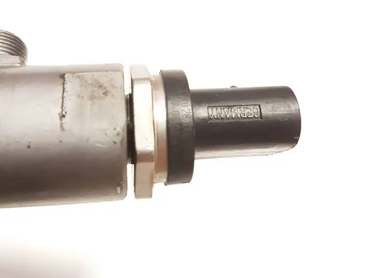 Mitsubishi L200 (1996 - 2006) 780912901 Магистральная топливная трубка — фото 5
