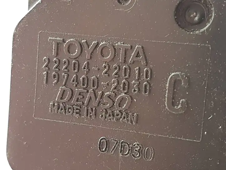 Lexus ES 300h (2012 - 2018) 2220422010 Датчик массового расхода воздуха — фото 2