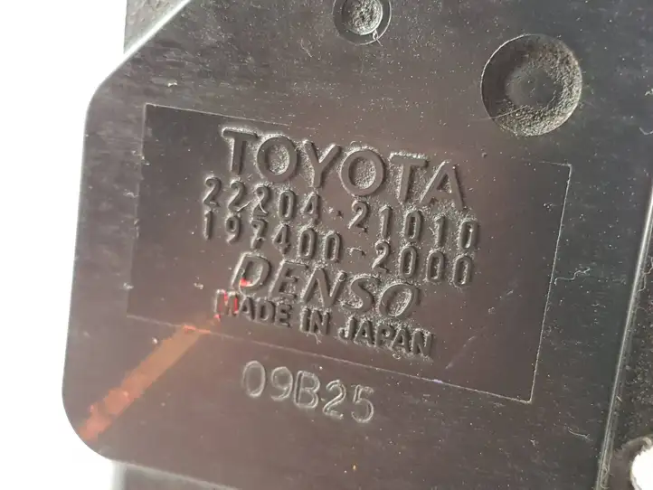 Lexus RX 300 (1997 - 2003) 2220421010 Датчик массового расхода воздуха — фото 2