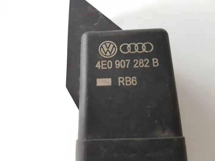 Volkswagen Phaeton (2002 - 2008) 4E0907282B Реле накала свечей — фото 2