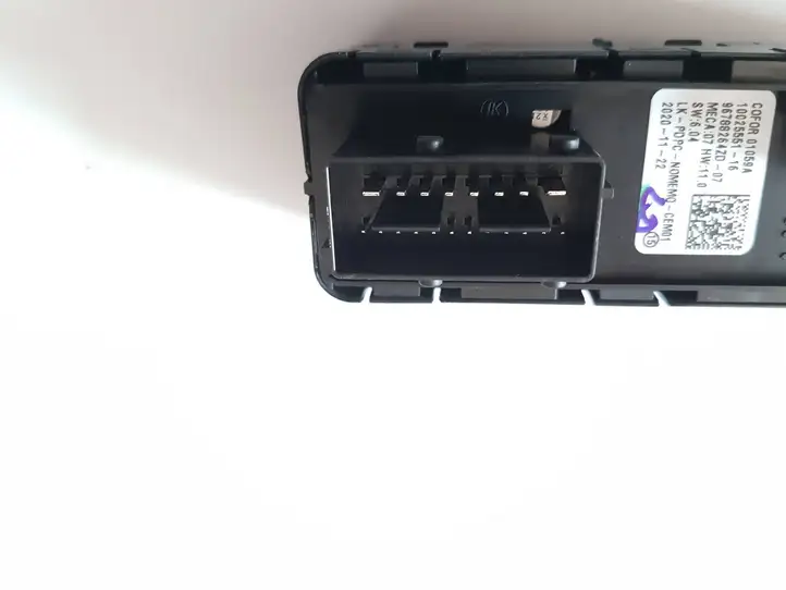 Peugeot 208 (2019 - ) 96788264ZD Блок кнопок стеклоподъемников — фото 4