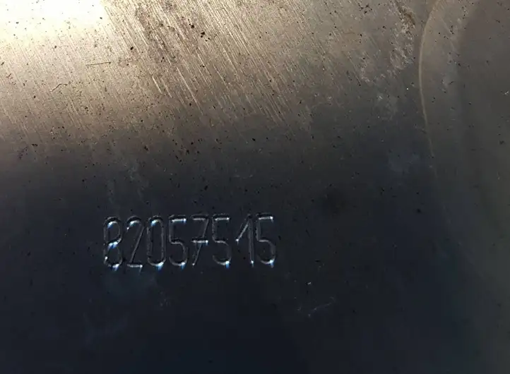 Peugeot 208 (2012 - 2015) 82057515 Кронштейн масляного фильтра — фото 2
