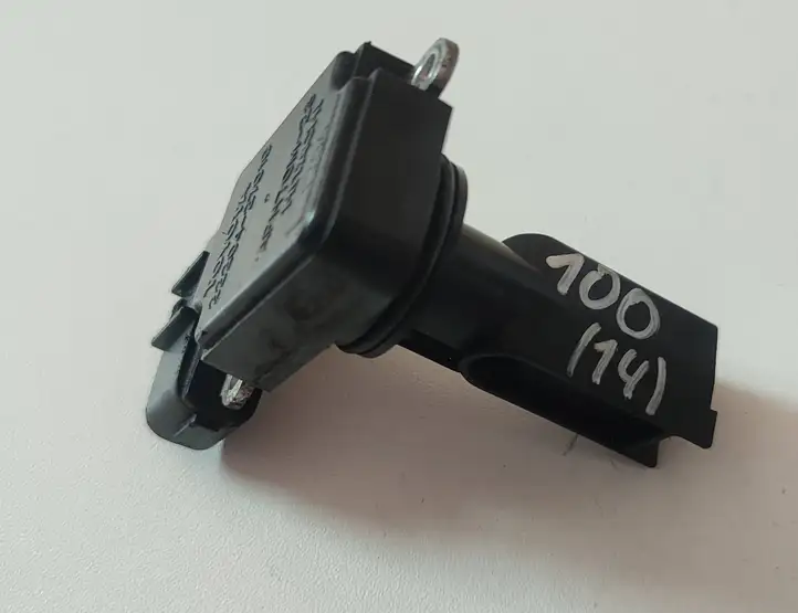 Toyota Land Cruiser (J100) (1998 - 2007) 2220427010 Датчик массового расхода воздуха — фото 4