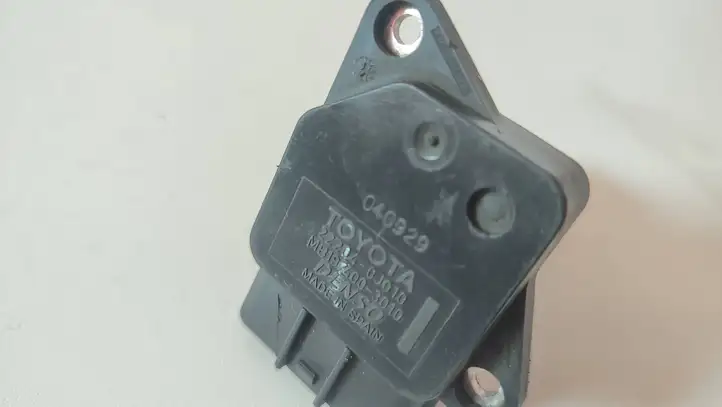 Toyota Corolla Verso E121 (2004 - 2007) 222040J010 Датчик массового расхода воздуха — фото 5