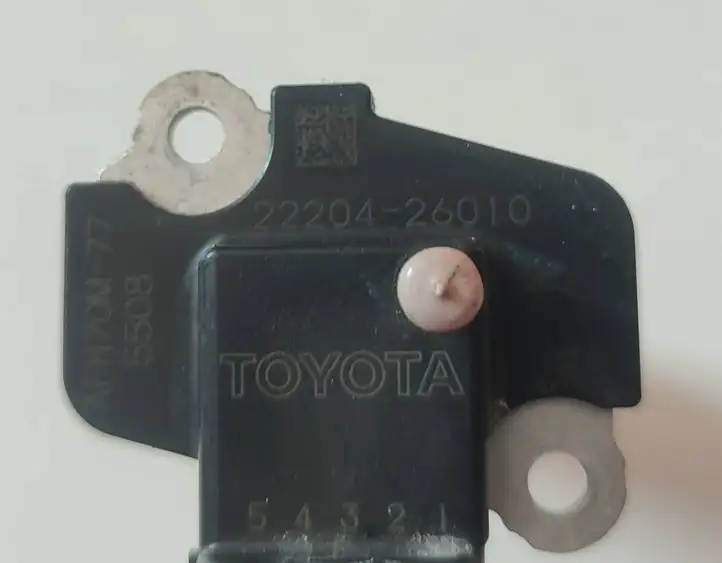 Toyota RAV 4 (XA40) (2012 - 2018) 2220426010 Датчик массового расхода воздуха — фото 3