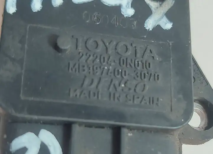 Toyota Hilux (AN10, AN20, AN30) (2004 - 2008) 222040N010 Датчик массового расхода воздуха — фото 5