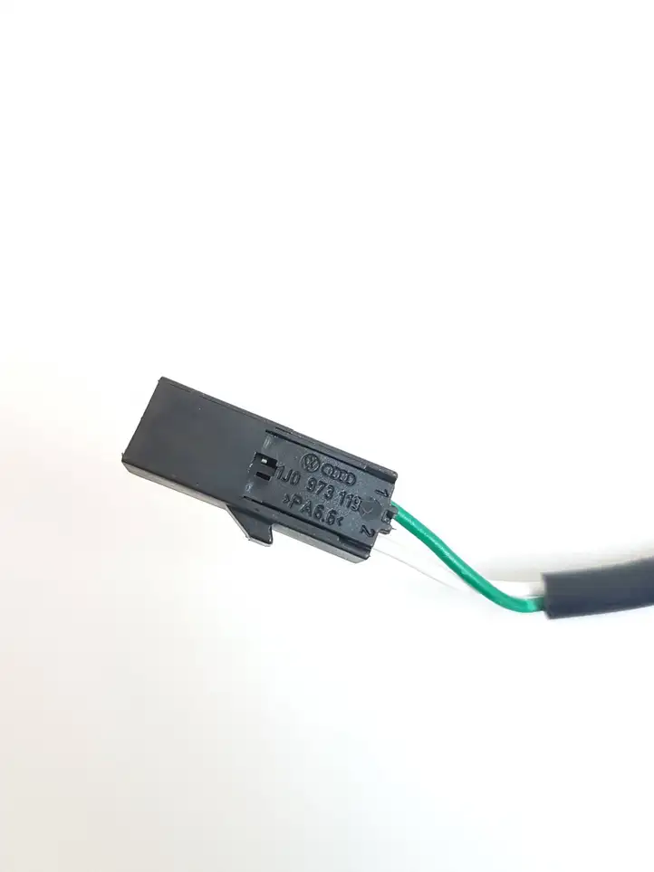 Audi Q3 8U (2011 - 2014) 8U0945097 Дополнительный стоп фонарь — фото 3