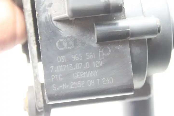 Audi A6 S6 C6 4F (2008 - 2011) 03L965561 Электроциркуляционный насос — фото 5