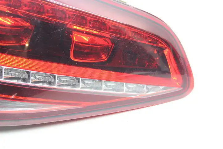 Volkswagen Golf VII (2013 - 2019) 5G0945307G Задний фонарь в крышке багажника — фото 4