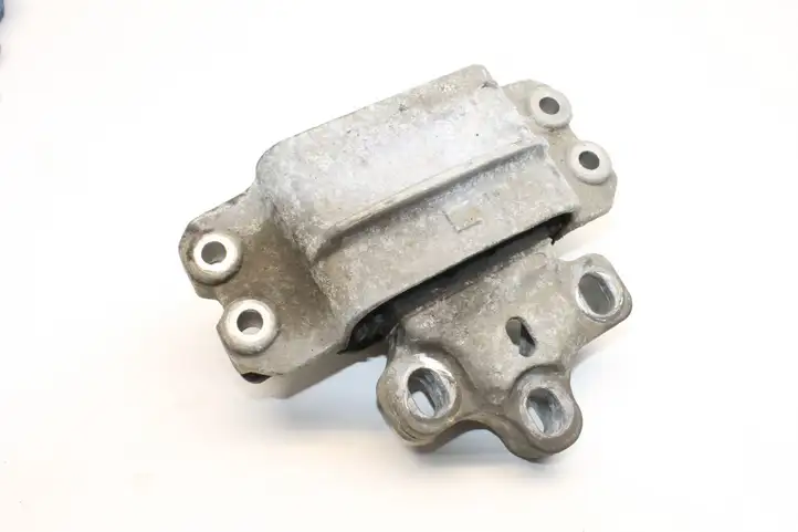 Audi A3/S3 8P (2008 - 2013) 1K0199555T Кронштейн двигателя — фото 2
