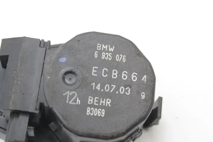 BMW 7 E65 E66 (2001 - 2008) 6935076 Двигатель задвижки потока воздуха — фото 5