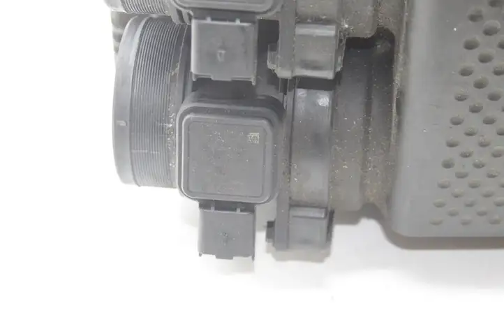 Land Rover Range Rover L322 (2005 - 2009) 4RB012B579AC Воздушный фильтр — фото 8