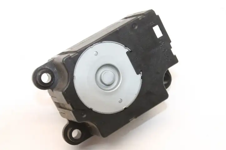 Nissan Note (E11) (2006 - 2014) T1007781T Двигатель задвижки потока воздуха — фото 3