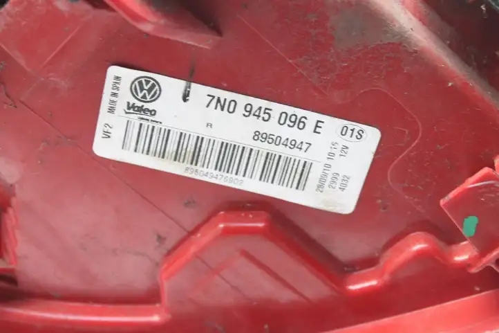 Volkswagen Sharan (2010 - 2015) 7N0945096E Задний фонарь в кузове — фото 6