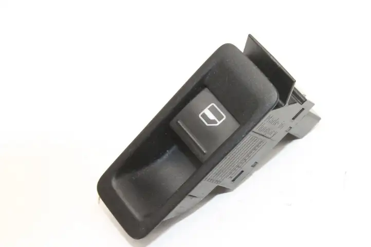 Volkswagen Sharan (2010 - 2015) 7N0959551 Кнопка фаркопа в багажнике — фото 2