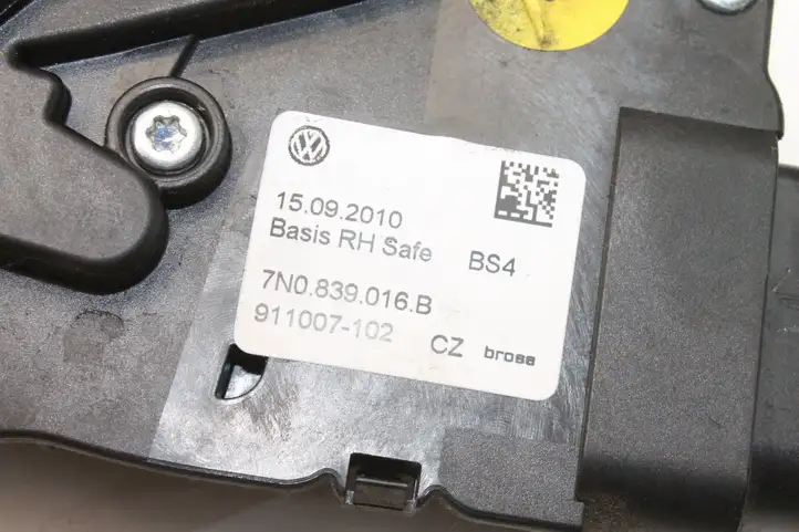 Volkswagen Sharan (2010 - 2015) 7N0839016B Замок задней двери — фото 6
