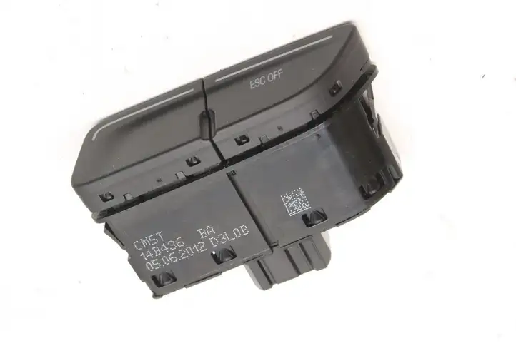 Ford Focus (2011 - 2015) CM5T14B436BA Кнопка фаркопа в багажнике — фото 1