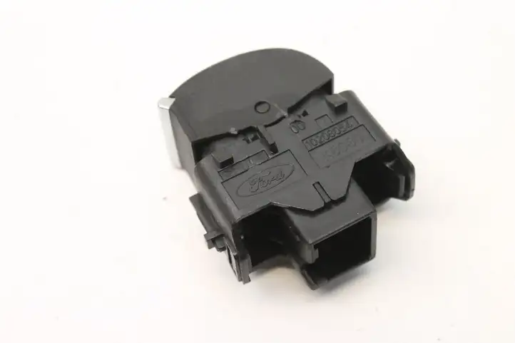 Ford Focus (2011 - 2015) BM5T14529AB Кнопка фаркопа в багажнике — фото 2