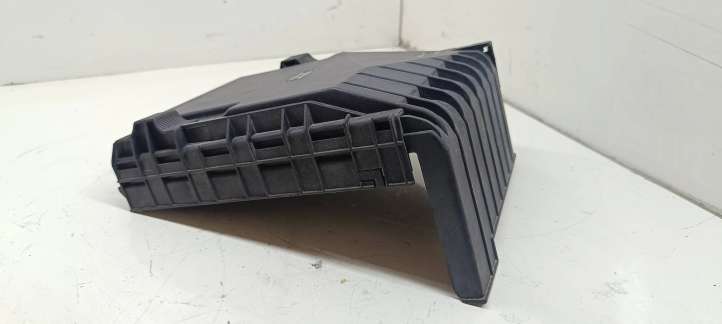 Volkswagen PASSAT B6 (2005 - 2010)  1K0937132F Крышка ящика предохранителей