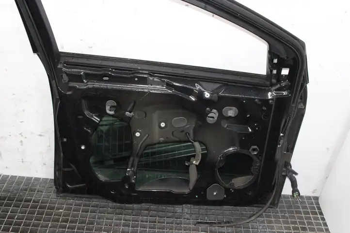 Ford Focus (2011 - 2015) Дверь — фото 3