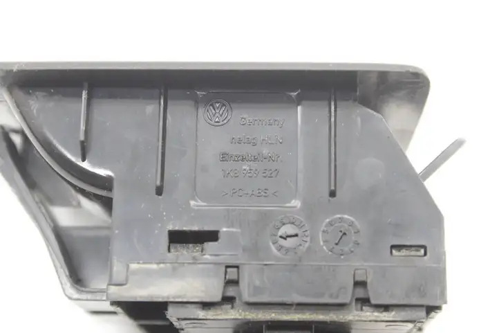 Volkswagen Scirocco (2008 - 2014) 1K8959527 Кнопка фаркопа в багажнике — фото 7
