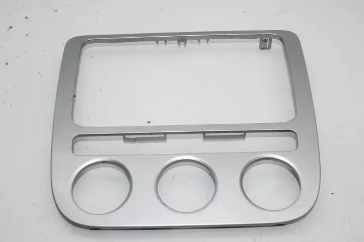 Volkswagen Scirocco (2008 - 2014) 1Q0858071F Другая деталь консоли (туннеля) — фото 3