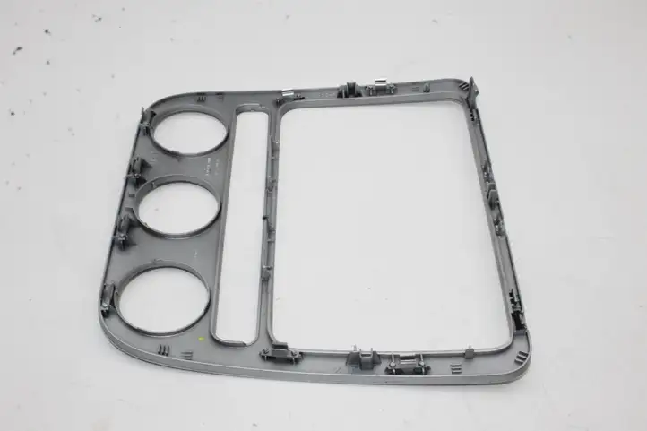 Volkswagen Scirocco (2008 - 2014) 1Q0858071F Другая деталь консоли (туннеля) — фото 6