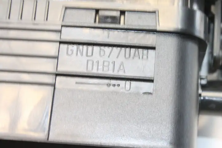 Jaguar XJ X308 (1998 - 2002) GND6770AB Воздушная решетка панели — фото 2