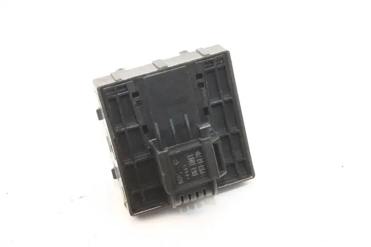 Audi A5 8T 8F (2011 - 2016) 8K0959851G Кнопка фаркопа в багажнике — фото 4