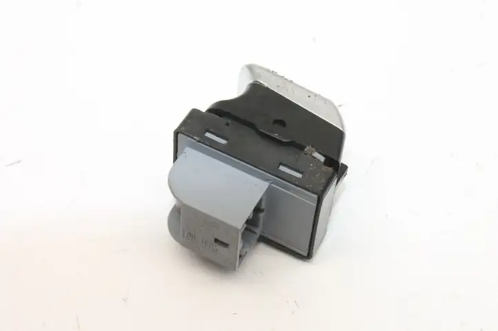 Audi A5 8T 8F (2011 - 2016) 8K0959855B Кнопка фаркопа в багажнике — фото 3
