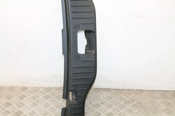 Ford S-MAX (2010 - 2015) 6M21R40320 Отделка порога багажника — фото 3