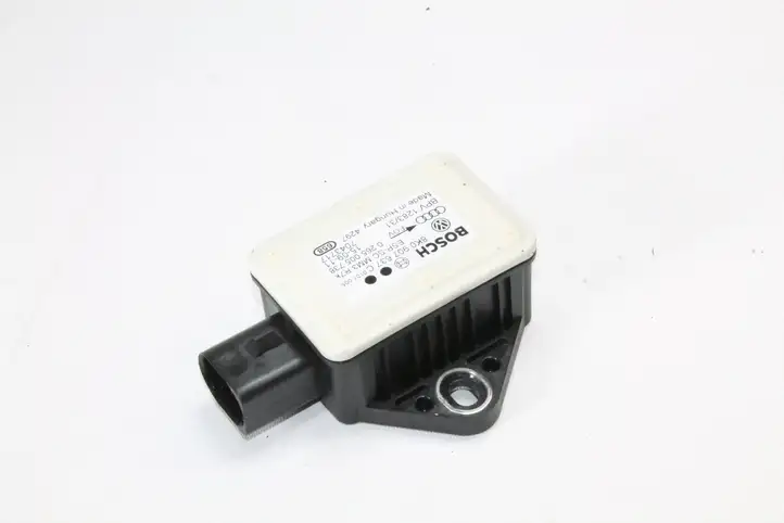 Audi A5 8T 8F (2007 - 2011) 8K0907637C Датчик ускорения — фото 1