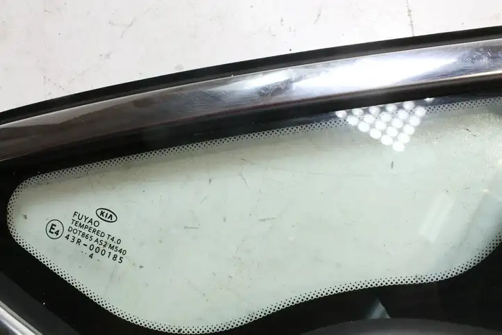 Kia Ceed (2012 - 2015) Треугольное стекло кузова — фото 2
